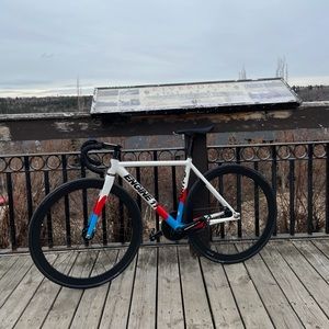 Meet your Posher, Kenneth